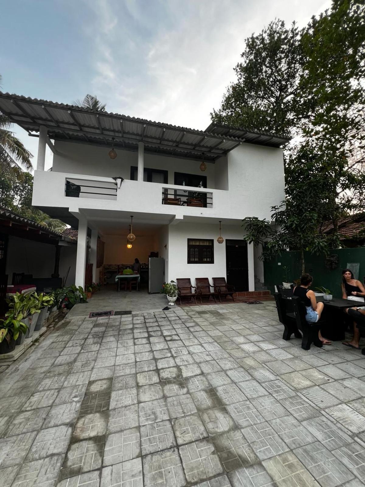 Little Villa Guest House Ahangama Ngoại thất bức ảnh