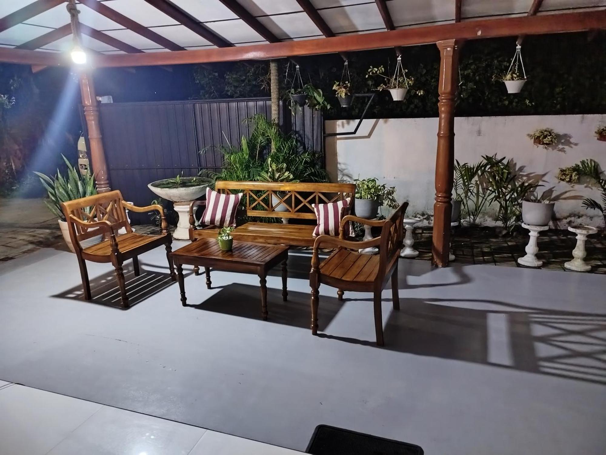 Little Villa Guest House Ahangama Ngoại thất bức ảnh