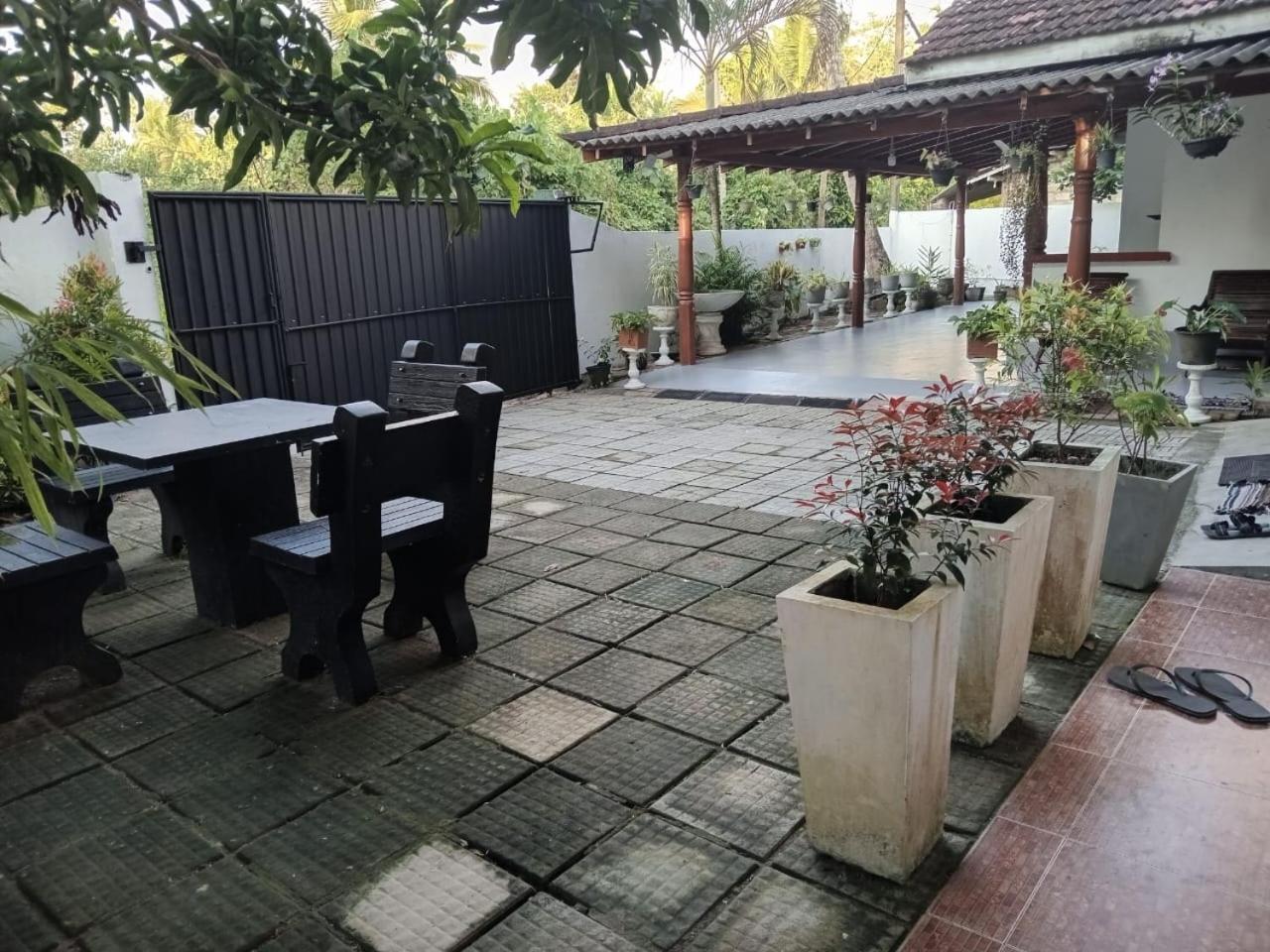 Little Villa Guest House Ahangama Phòng bức ảnh